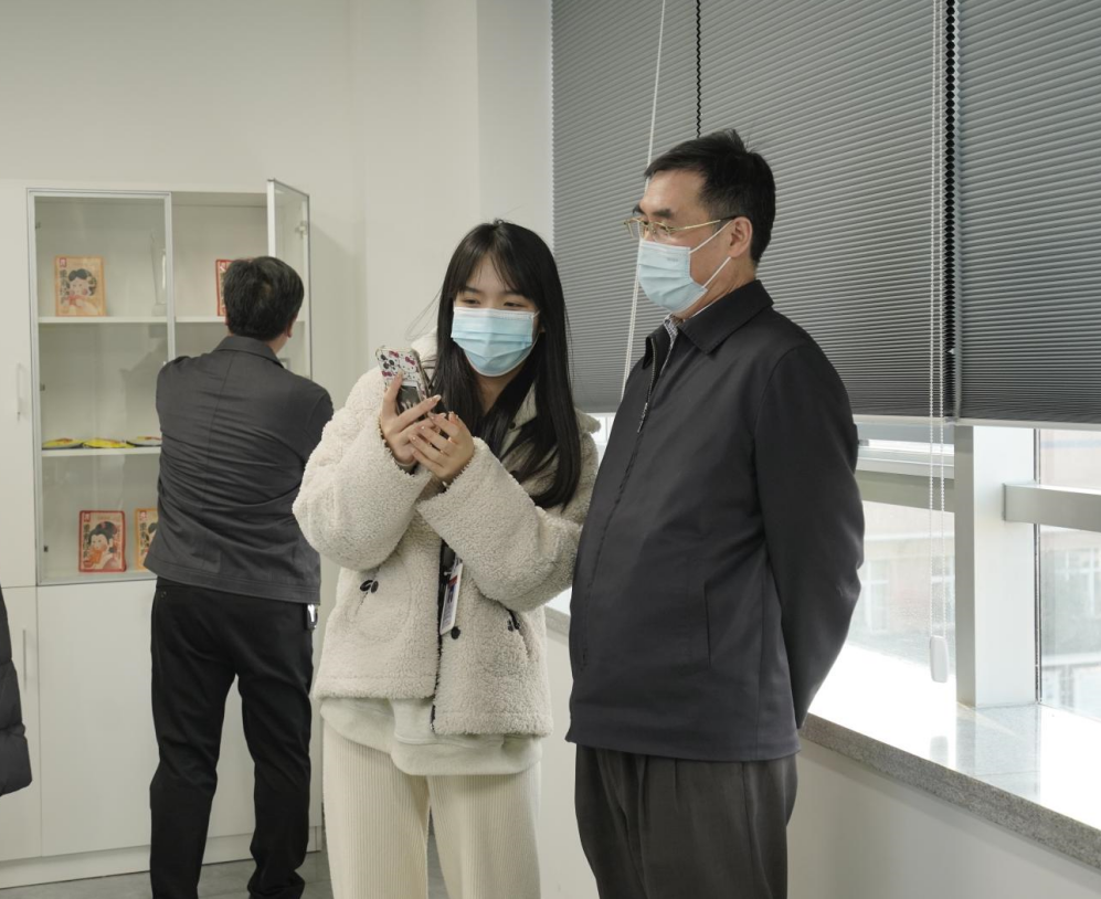 中国轻工工艺品收支口商会到我司旅行考察_利来国国际最给力的老牌