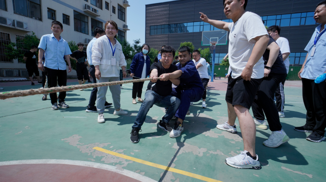“运动强体质，，，，，团结创佳绩” 利来国国际最给力的老牌食物举行2022年趣味运动会_利来国国际最给力的老牌