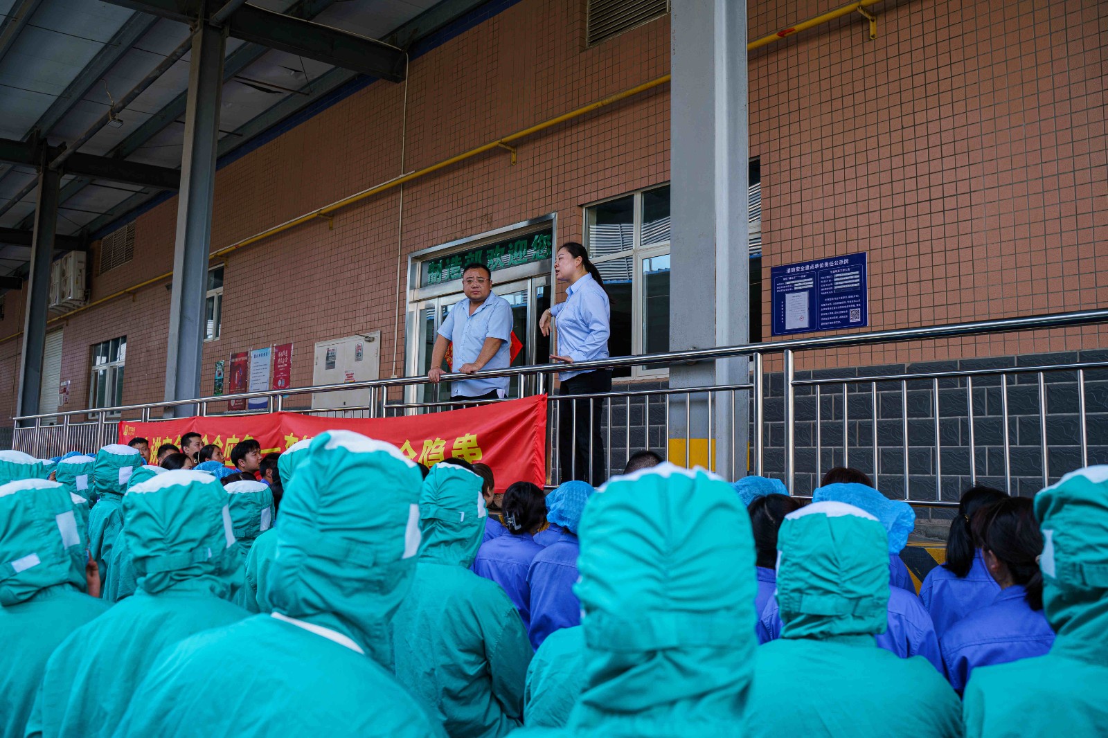磨炼实战能力 筑牢清静包管 | 公司开展消防救援演练_利来国国际最给力的老牌